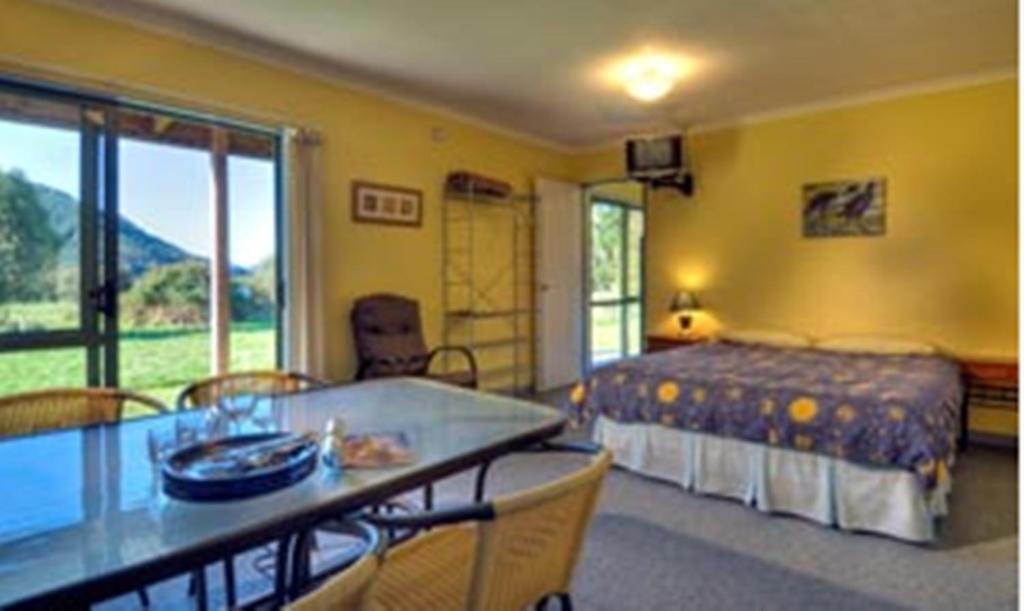 Smiths Farm Holiday Park Linkwater Bilik gambar