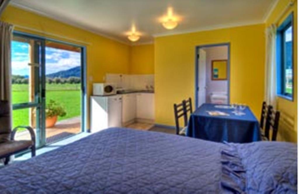 Smiths Farm Holiday Park Linkwater Bilik gambar